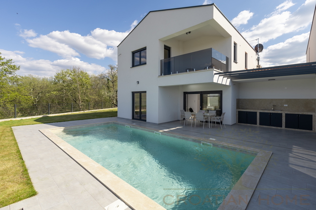 Modernes Haus in ruhiger Lage – nur 4 km von Poreč entfernt - Meerblick!