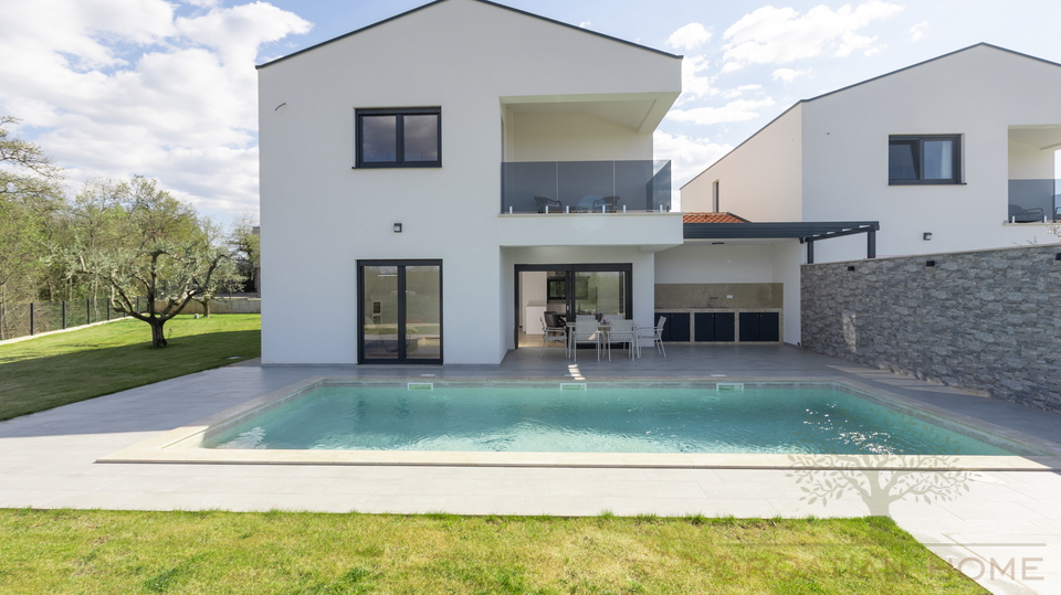 Modernes Haus in ruhiger Lage &ndash; nur 4 km von Pore&ccaron; entfernt - Meerblick&excl;