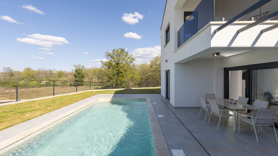 Modernes Haus in ruhiger Lage &ndash; nur 4 km von Pore&ccaron; entfernt - Meerblick&excl;