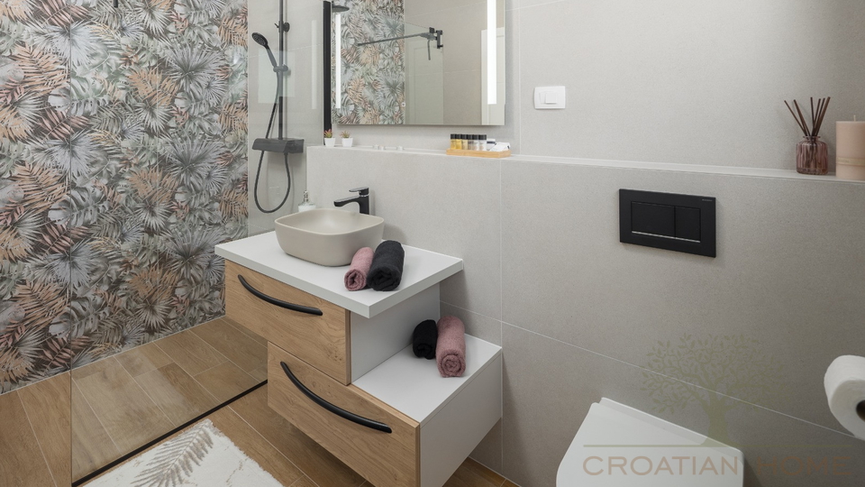 Neubau Bungalow mit beheiztem Pool&comma; Wellnessraum&sol;Fittnessraum&comma; bioklimatische Pergola und Fussbodenheizung&comma; K&uuml;che im Preis inbgrf&comma;