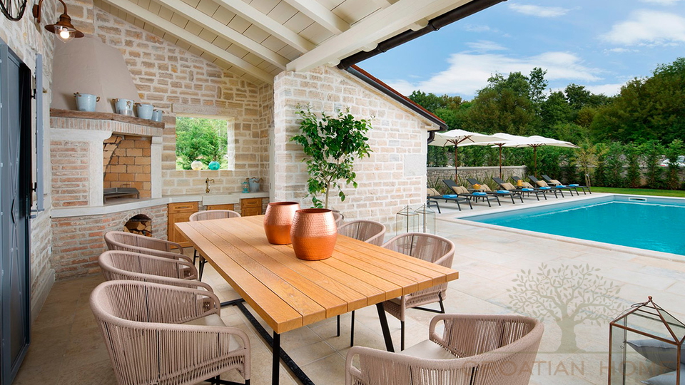 STEINHAUS-VILLA MIT POOL UND 4 SCHLAFZIMMERN -RUHIGE LAGE&excl;