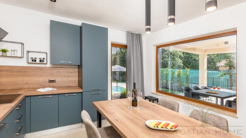 Eleganter Neubau Bungalow mit Pool - Ruhe&comma; Privatsph&auml;re und ganzj&auml;hriger Wohnkomfort