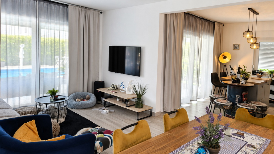 Haus mit Pool und Meerblick nur 5 km vom Meer bei Porec