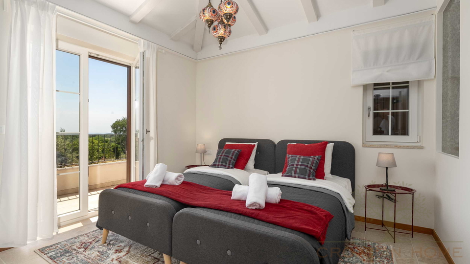 Mediterranes Traumhaus mit Meerblick &ndash; nur 5 Autominuten von Pore&ccaron; entfernt