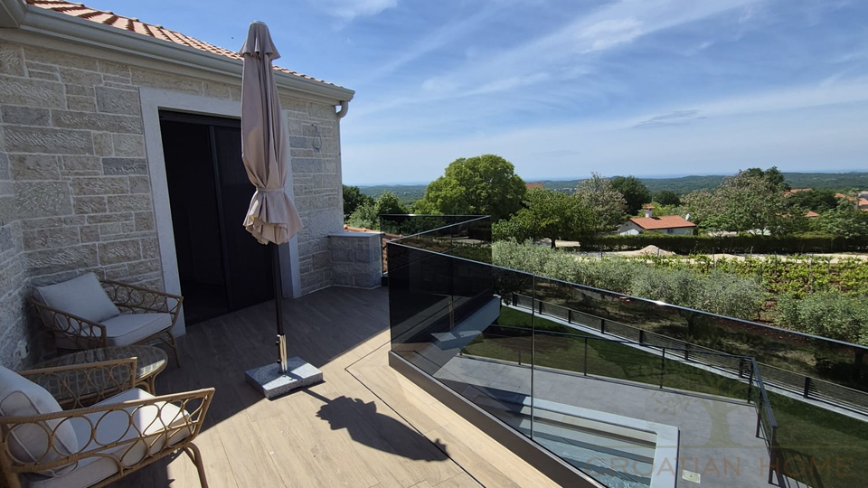 MEDITERRANE TRAUMVILLA MIT POOL UND MEERBLICK KOMPLETT AUSGESTATTET