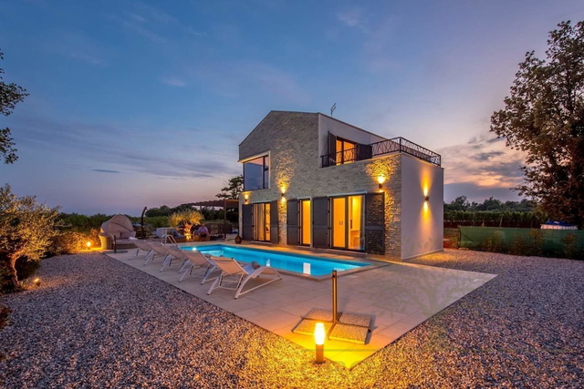 Villa mit Pool und viel Privatsphare - keine Nachbarrn