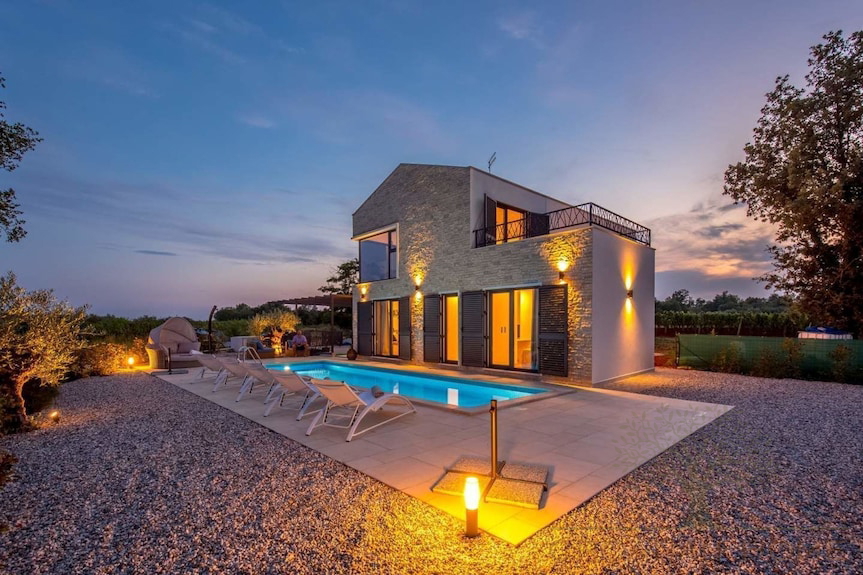 Villa mit Pool und viel Privatsphare - keine Nachbarrn