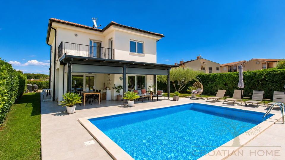 Haus mit Pool und Meerblick nur 5 km vom Meer bei Porec
