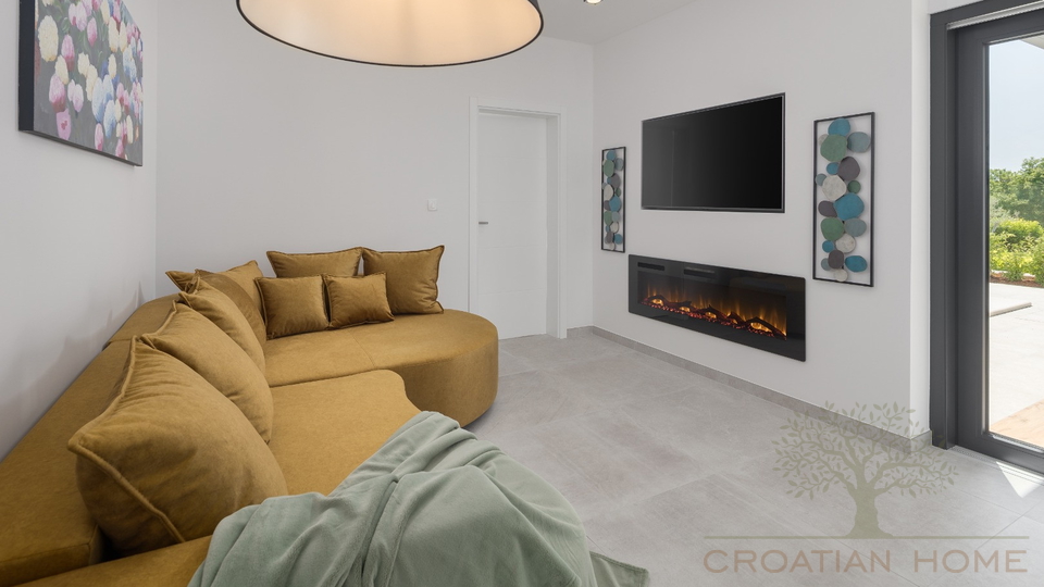 Neubau Bungalow mit beheiztem Pool&comma; Wellnessraum&sol;Fittnessraum&comma; bioklimatische Pergola und Fussbodenheizung&comma; K&uuml;che im Preis inbgrf&comma;