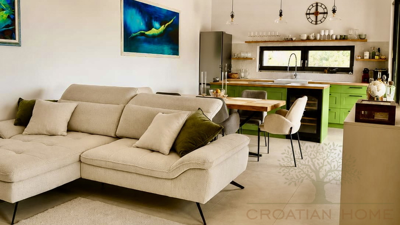 NEUBAU VILLA MIT POOL NUR 1500 M VOM MEER