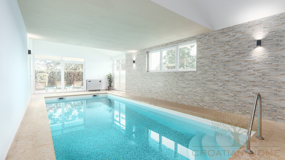 Moderne Villa mit In und Outdoorpool&comma; W&auml;rmepumpe&comma; Solaranlage - Tolle Lage in der historischen Stadt Zminj