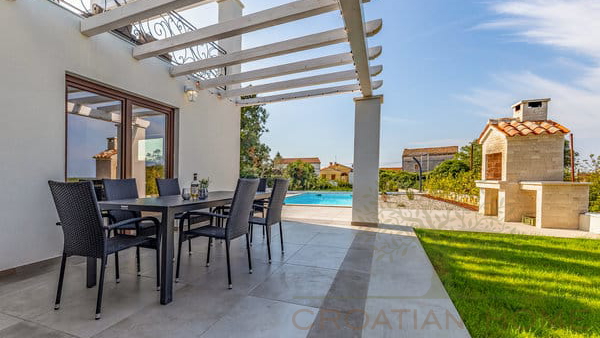 Ku&cacute;a&comma;villa