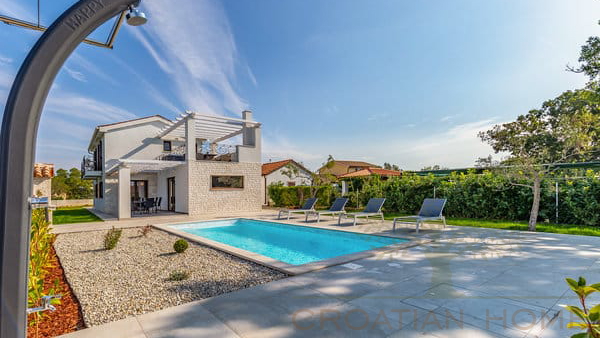 Ku&cacute;a&comma;villa