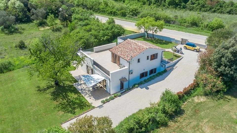Mediterranes Haus nur 600 m vom Meer mit 4800 m2 Grundst&uuml;ck