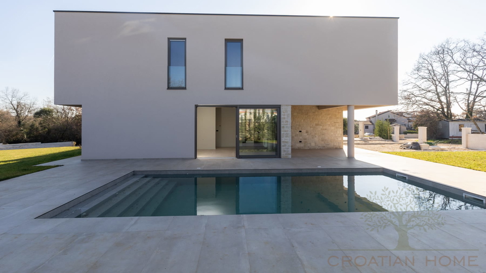 Top moderne Villa mit beheiztem Salzwasserpool in bester Lage der Stadt Porec nur 1&period;5 km vom Strand - Randlage am Wald
