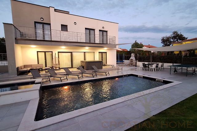 Moderne Villa mit Pool und Jacuzzi nur 4 km von Porec entfernt - Solarkolektoren und Fussbodenheizung!