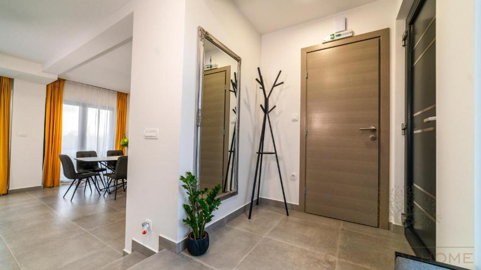 Moderne Villa mit Pool und Jacuzzi nur 4 km von Porec entfernt - Solarkolektoren und Fussbodenheizung&excl;