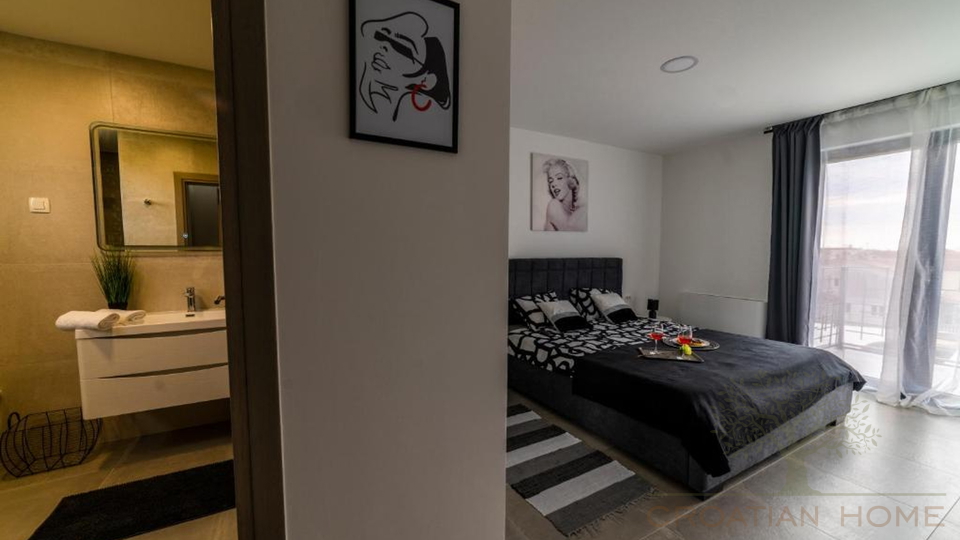 Moderne Villa mit Pool und Jacuzzi nur 4 km von Porec entfernt - Solarkolektoren und Fussbodenheizung&excl;