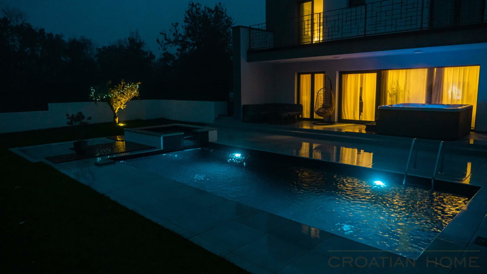 Moderne Villa mit Pool und Jacuzzi nur 4 km von Porec entfernt - Solarkolektoren und Fussbodenheizung&excl;