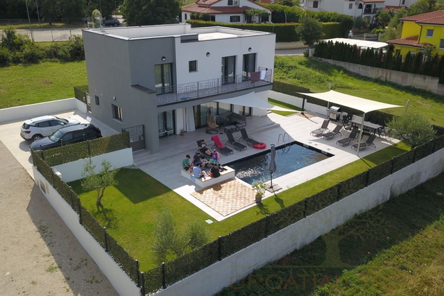 Moderne Villa mit Pool und Jacuzzi nur 4 km von Porec entfernt - Solarkolektoren und Fussbodenheizung!