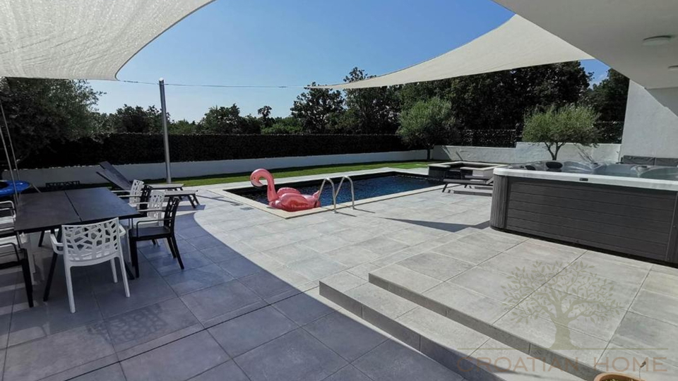 Moderne Villa mit Pool und Jacuzzi nur 4 km von Porec entfernt - Solarkolektoren und Fussbodenheizung&excl;