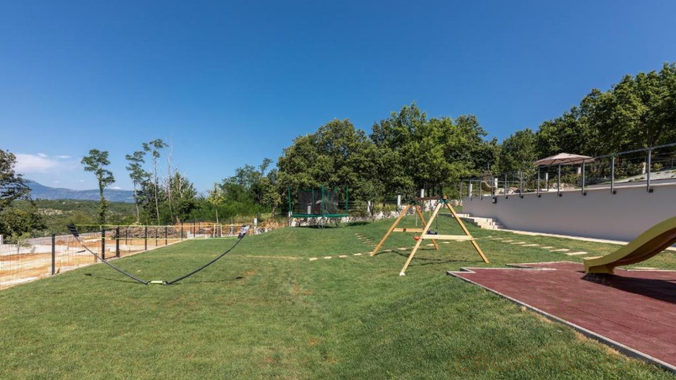 Voll ausgestattete Villa mit Traumausblick&comma; Pool mit Gegentromschwimmen und Solarkolektoren f&uuml;r Warmwassser