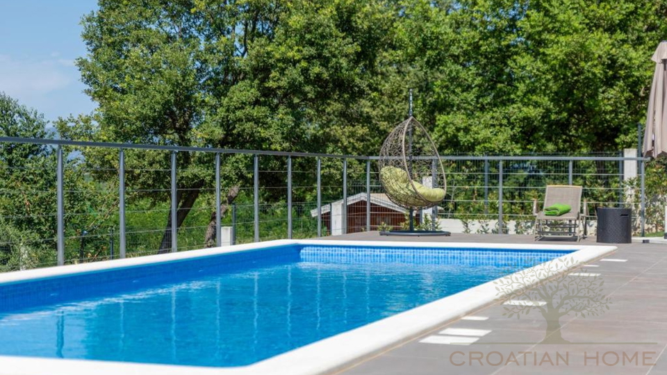 Voll ausgestattete Villa mit Traumausblick&comma; Pool mit Gegentromschwimmen und Solarkolektoren f&uuml;r Warmwassser