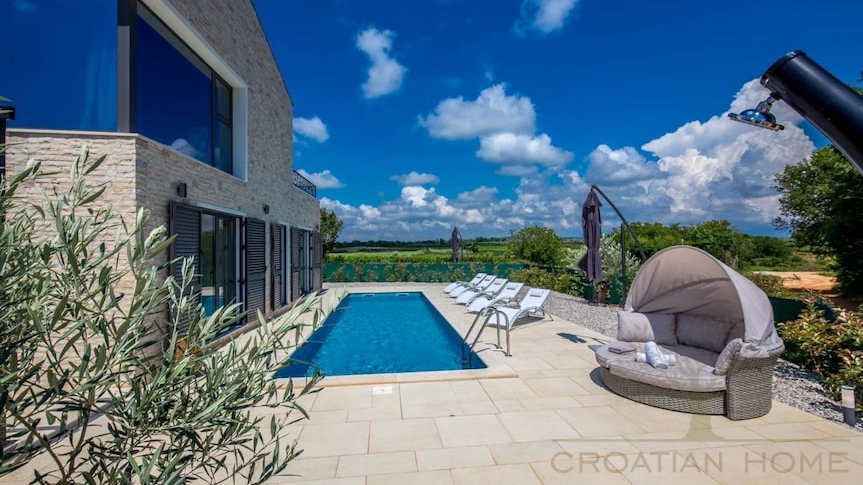 Villa mit Pool und viel Privatsphare - keine Nachbarrn