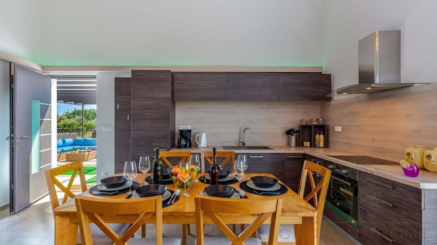 Villa mit Pool und viel Privatsphare - keine Nachbarrn