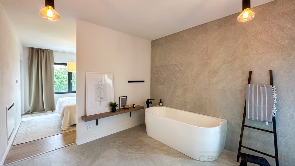 MODERNE NEUE VILLA MIT SALZWASSER POOL UND KOMPLETT AUSGESTATTET UND M&Ouml;BLIERT ZUM VERKAUF
