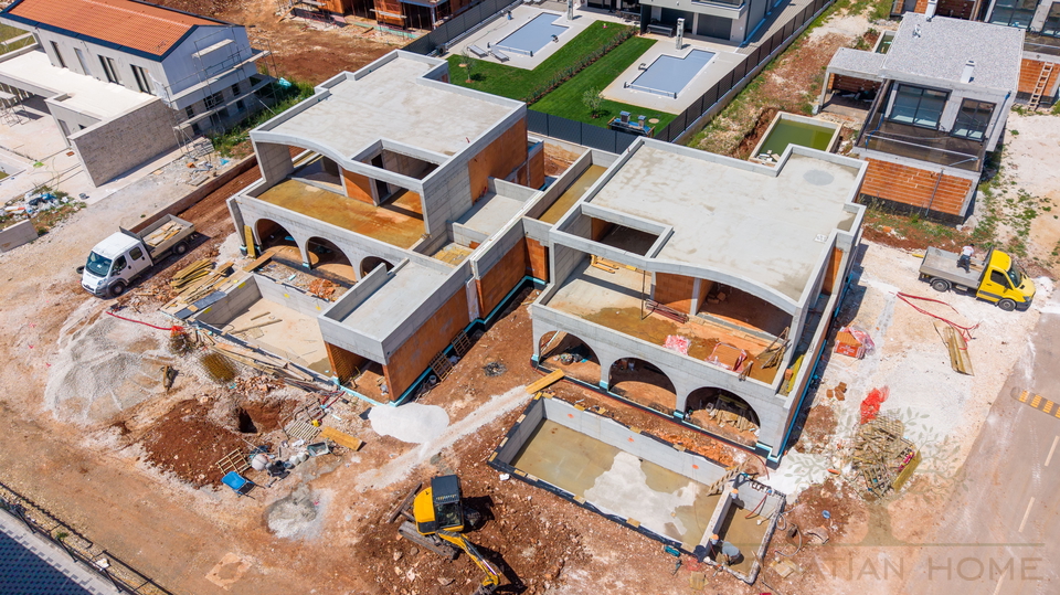 VILLA MIT POOL UND GARAGE UND MEERBLICK - ALLE ANNEHMICHKEITEN FUSSWEIT