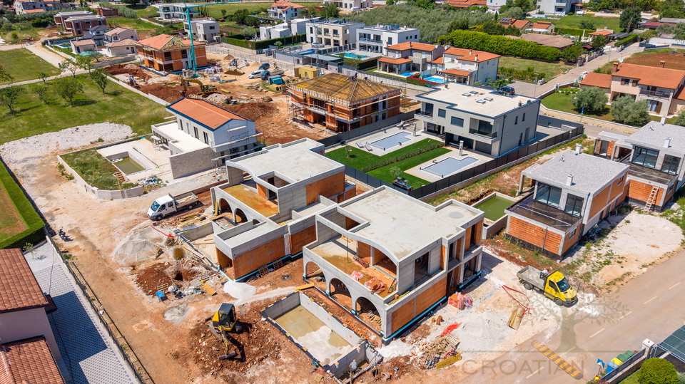 VILLA MIT POOL UND GARAGE UND MEERBLICK - ALLE ANNEHMICHKEITEN FUSSWEIT
