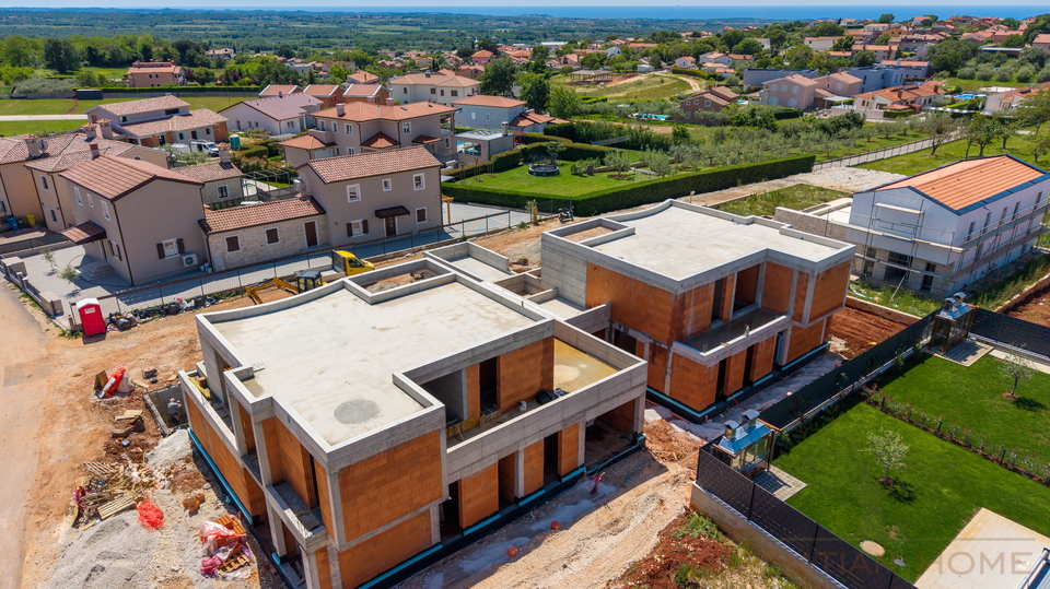 VILLA MIT POOL UND GARAGE UND MEERBLICK - ALLE ANNEHMICHKEITEN FUSSWEIT