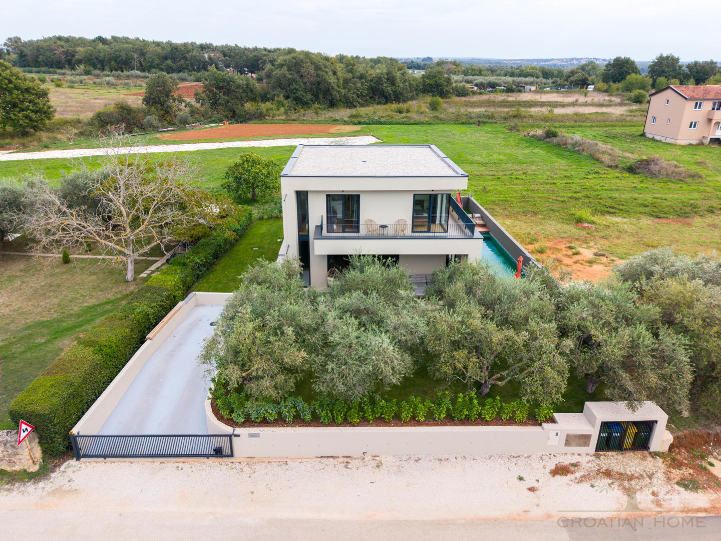 Neubau! Moderne Villa mit Pool nur 5 km von Porec und dem Meer