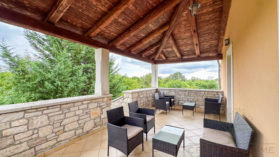 WUNDERSCH&Ouml;NES ISTRISCHES HAUS MIT POOL MIT SEHR VIEL PRIVATSH&Auml;RE UND RUHE