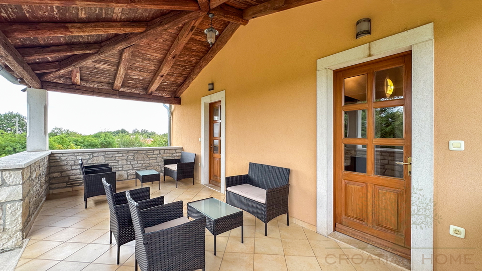 WUNDERSCH&Ouml;NES ISTRISCHES HAUS MIT POOL MIT SEHR VIEL PRIVATSH&Auml;RE UND RUHE