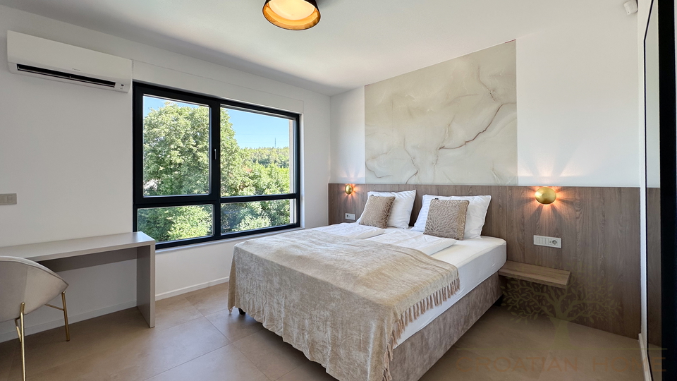 MODERNE NEUE VILLA MIT BEHEIZTEM POOL&comma; SAUNA UND JACUZZI - KOMPLETT EINGERICHTET