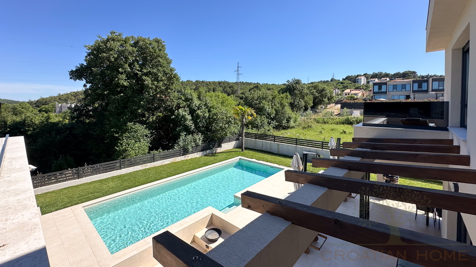 MODERNE NEUE VILLA MIT BEHEIZTEM POOL&comma; SAUNA UND JACUZZI - KOMPLETT EINGERICHTET
