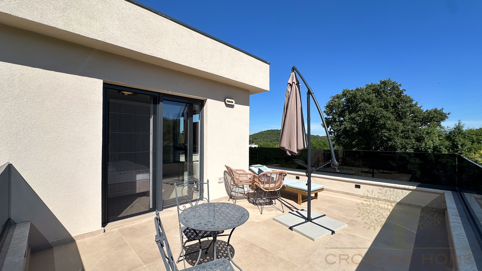 MODERNE NEUE VILLA MIT BEHEIZTEM POOL&comma; SAUNA UND JACUZZI - KOMPLETT EINGERICHTET