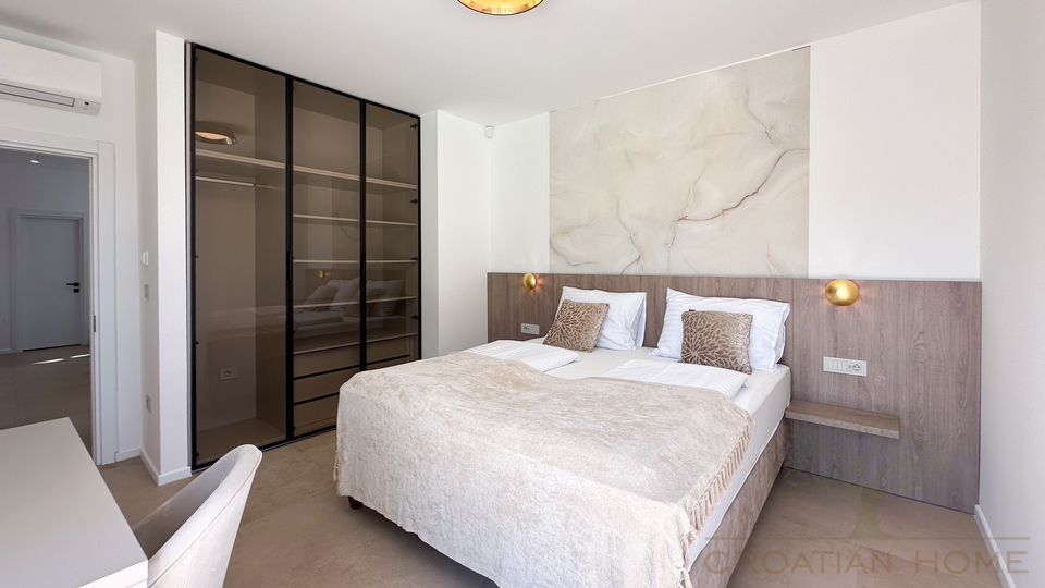 MODERNE NEUE VILLA MIT BEHEIZTEM POOL&comma; SAUNA UND JACUZZI - KOMPLETT EINGERICHTET