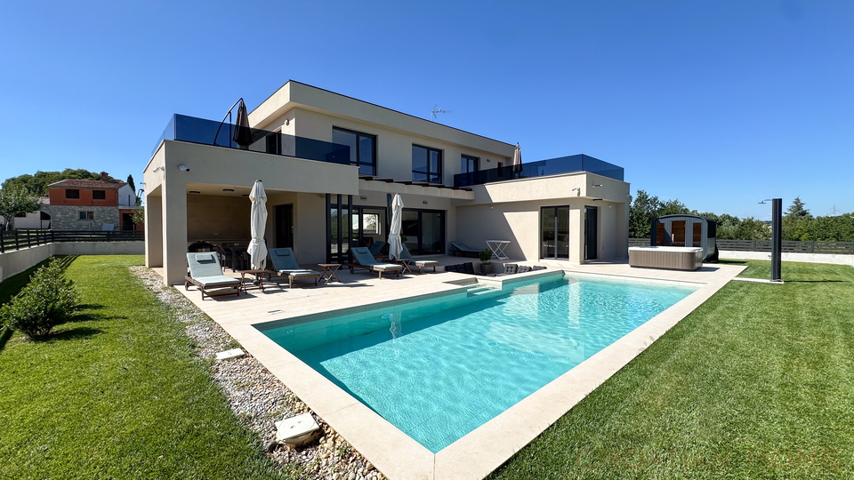 MODERNE NEUE VILLA MIT BEHEIZTEM POOL&comma; SAUNA UND JACUZZI - KOMPLETT EINGERICHTET