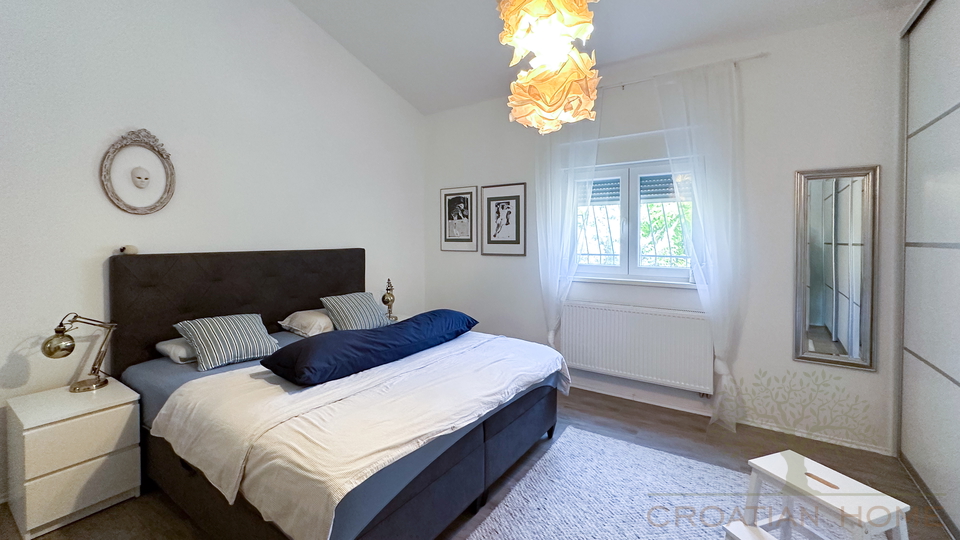 CHARMANTES FERIENHAUS MIT POOL UND GARTENHAUS NUR 2 KM VOM MEER IN RUHIGER LAGE