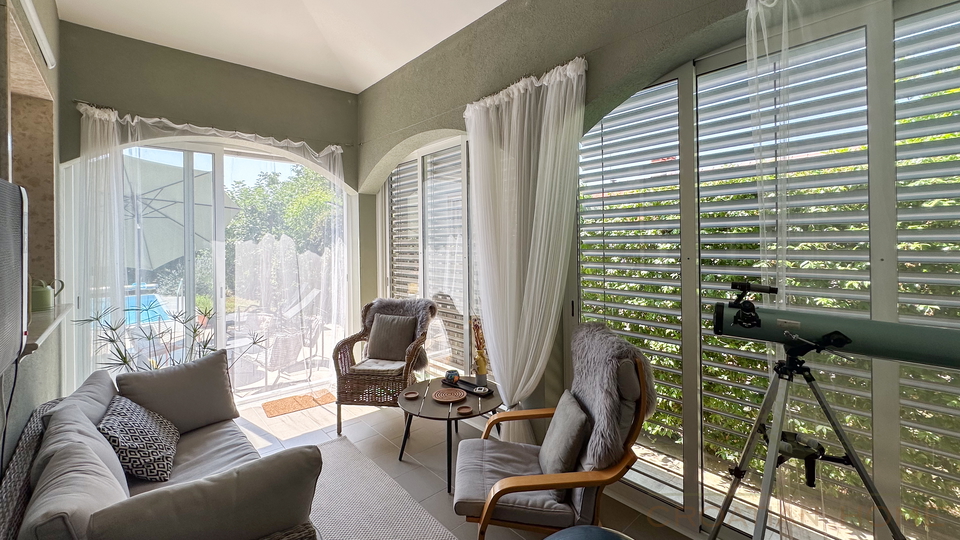 CHARMANTES FERIENHAUS MIT POOL UND GARTENHAUS NUR 2 KM VOM MEER IN RUHIGER LAGE