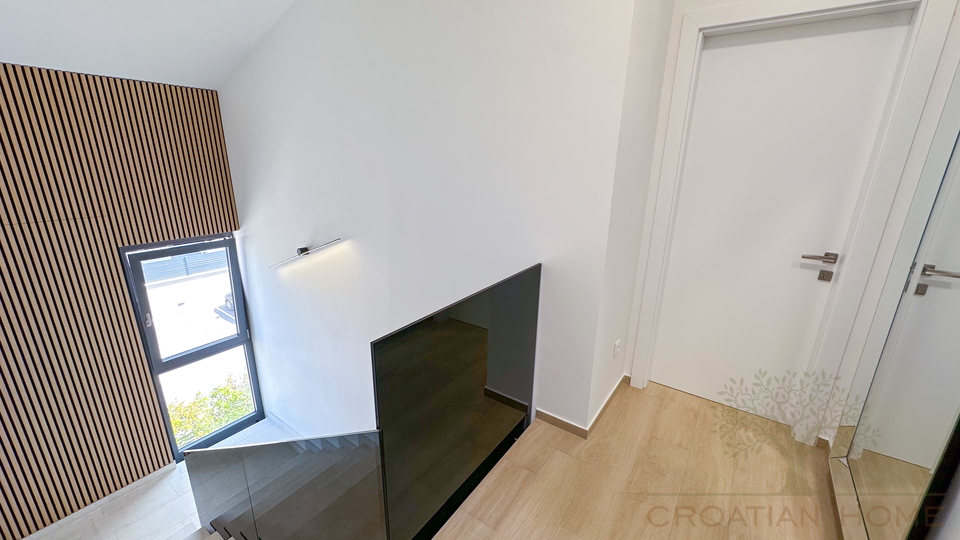 Moderne Villa nur ca&period; 500 m vom Meer &ndash; durchdachtes Konzept mit hervorragendem Vermietungspotenzial