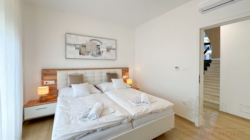 Moderne Villa nur ca&period; 500 m vom Meer &ndash; durchdachtes Konzept mit hervorragendem Vermietungspotenzial