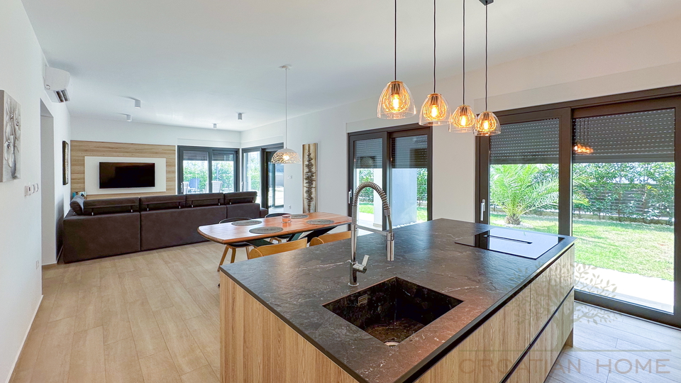 Moderne Villa nur ca&period; 500 m vom Meer &ndash; durchdachtes Konzept mit hervorragendem Vermietungspotenzial