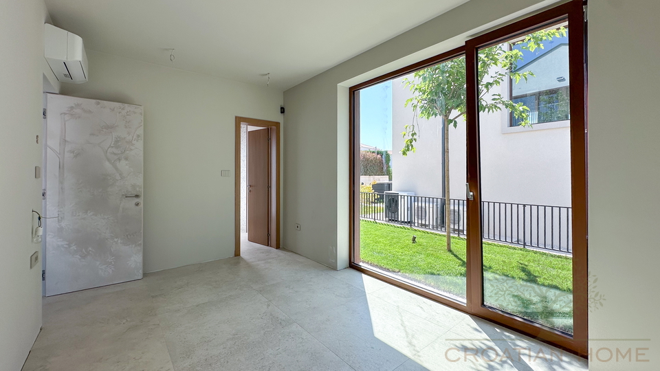 House&comma; 190 m2&comma; For Sale&comma; Pore&ccaron;
