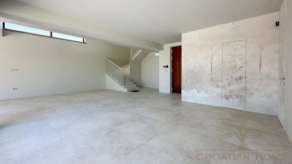 House&comma; 190 m2&comma; For Sale&comma; Pore&ccaron;