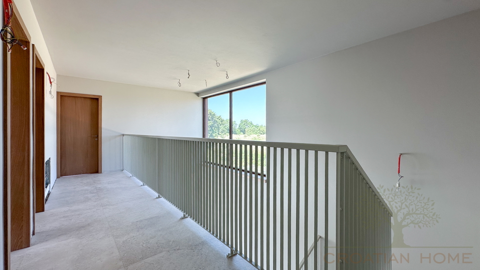 House&comma; 190 m2&comma; For Sale&comma; Pore&ccaron;