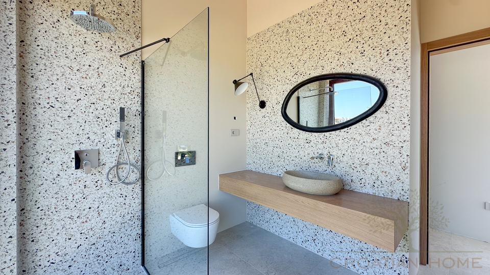 House&comma; 190 m2&comma; For Sale&comma; Pore&ccaron;